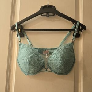 Victoria's secret lace push up bra color aqua sz 34c